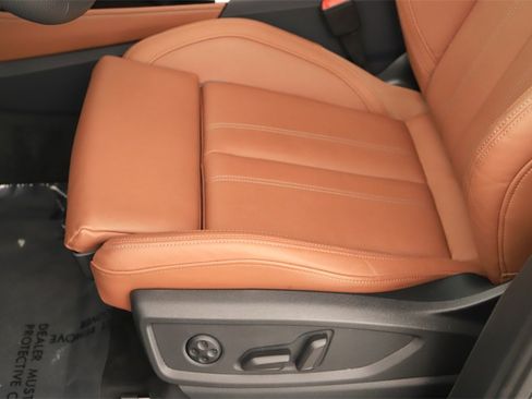 Used 2025 Audi Q5 Prestige w/ Prestige Package image 25