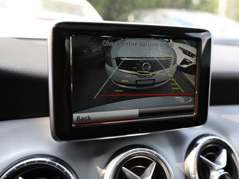 Used 2014 Mercedes-Benz CLA 250 4MATIC image 17