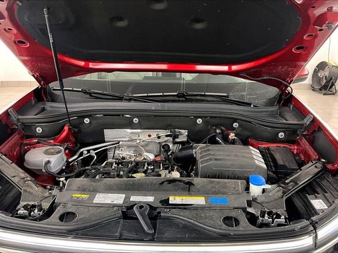 Used 2024 Volkswagen Atlas SE image 32