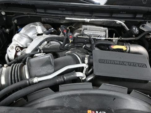 Used 2022 Chevrolet Silverado 2500 LT w/ Convenience Package image 39