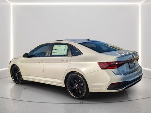 New 2026 Volkswagen Jetta SE image 5