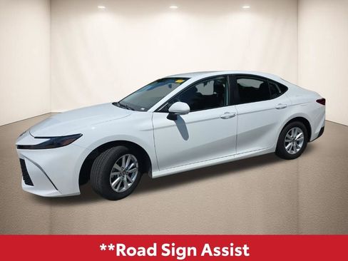 Used 2026 Toyota Camry LE image 13