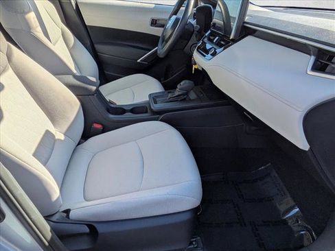 Used 2026 Toyota Corolla Cross L FWD image 19