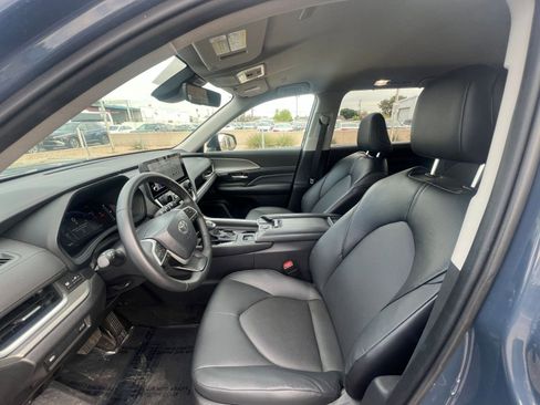 Used 2025 Toyota Grand Highlander FWD image 29