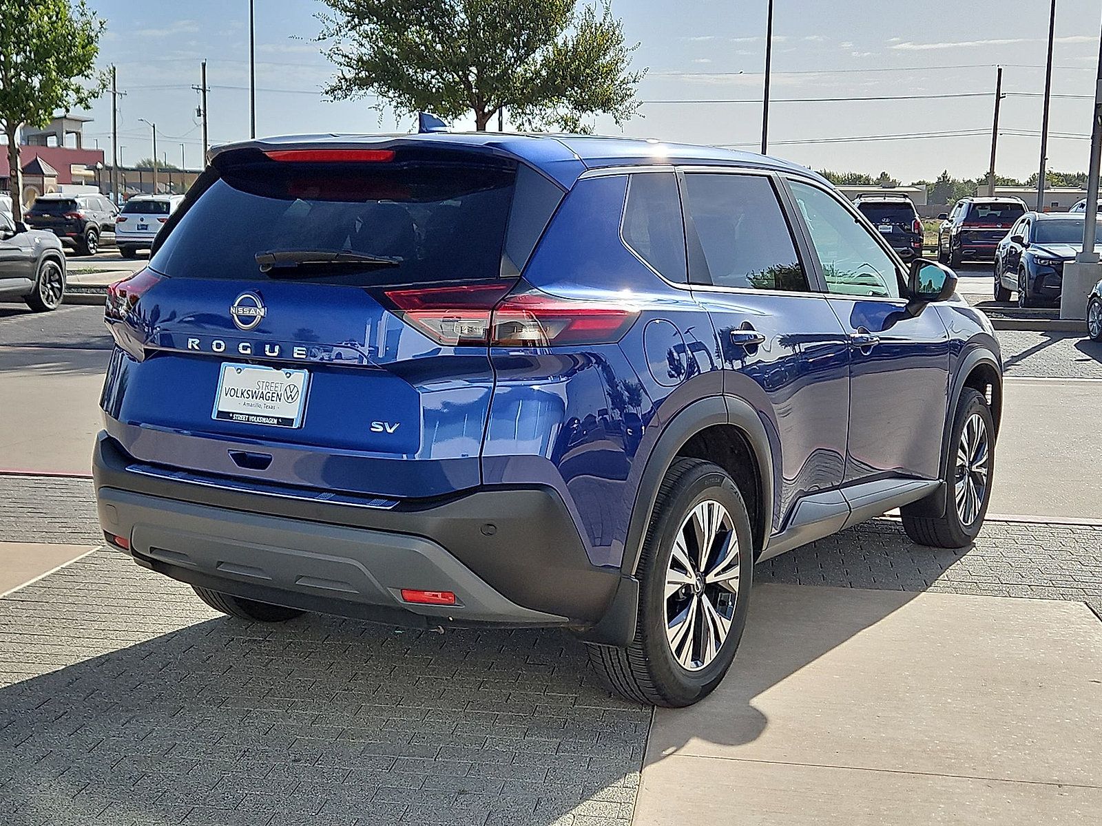 Used 2023 Nissan Rogue SV FWD image 8