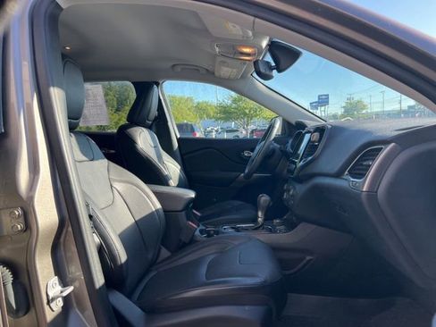 Used 2019 Jeep Cherokee Limited AWD/4WD image 15