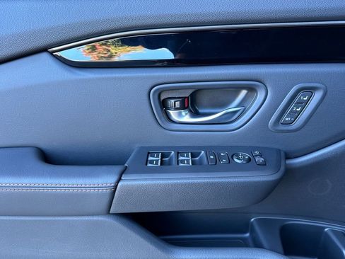 New 2025 Honda Pilot TrailSport image 11