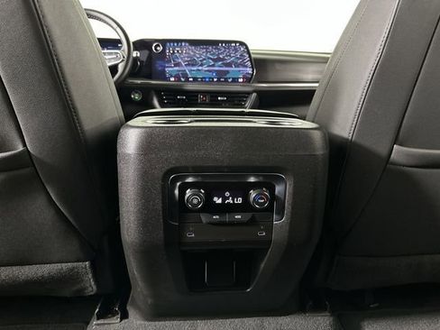 Used 2025 Chevrolet Tahoe LT AWD/4WD image 22