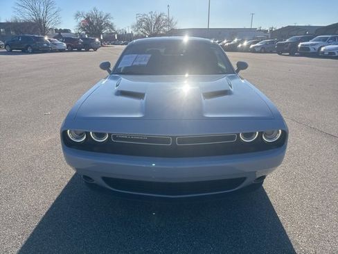 Used 2020 Dodge Challenger SXT image 8