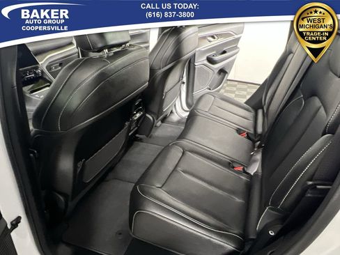 Used 2024 Jeep Grand Cherokee Limited w/ Black Appearance Package image 26