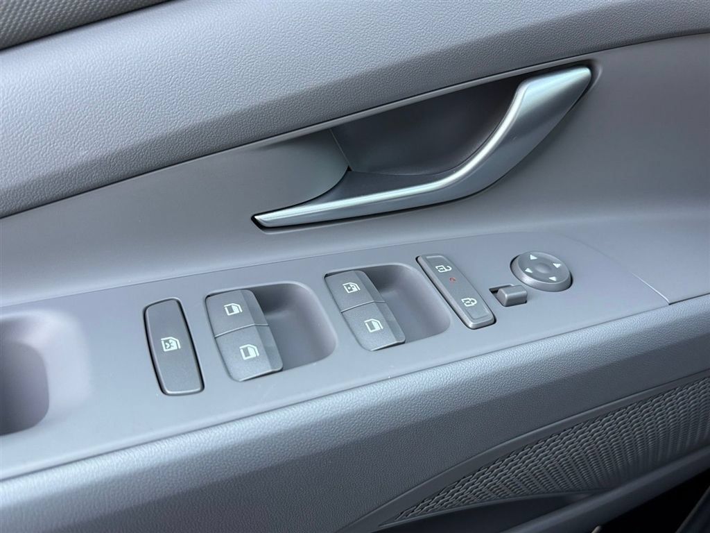 Certified 2026 Hyundai Elantra Sport FWD image 12