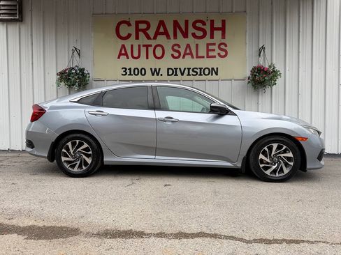 Used 2018 Honda Civic EX image 5