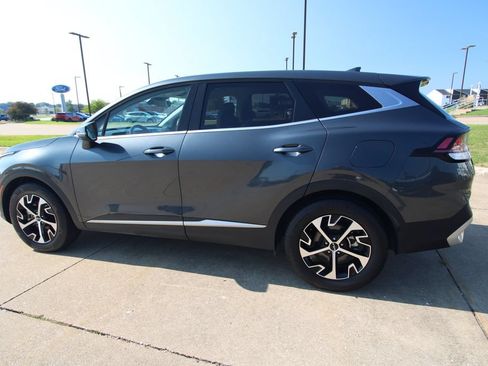 Used 2023 Kia Sportage EX FWD image 16