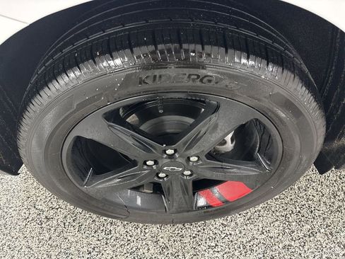 Used 2023 Chevrolet Equinox Premier AWD/4WD image 34