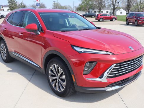 Used 2025 Buick Envision Preferred image 3