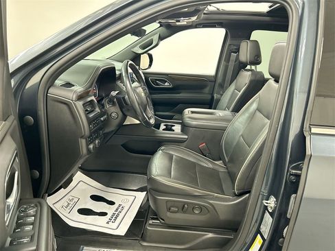 Used 2021 Chevrolet Tahoe Premier w/ Premium Package image 9