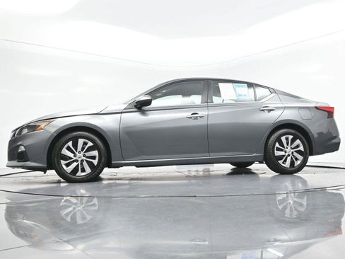 Used 2022 Nissan Altima 2.5 S FWD image 43
