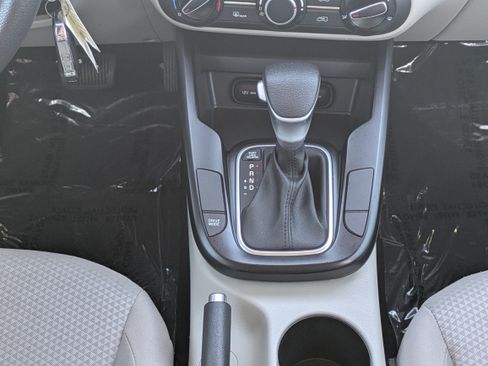 Certified 2025 Kia Soul LX FWD image 19