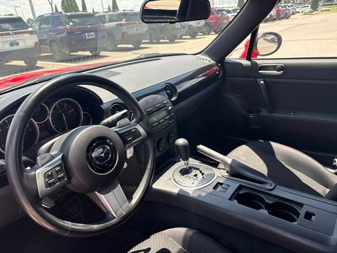 Used 2007 MAZDA MX-5 Miata Sport RWD image 4