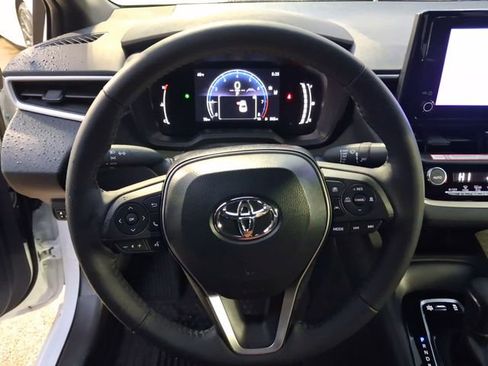 Used 2026 Toyota Corolla SE image 11