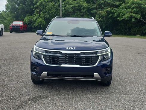 Used 2024 Kia Seltos EX FWD image 2