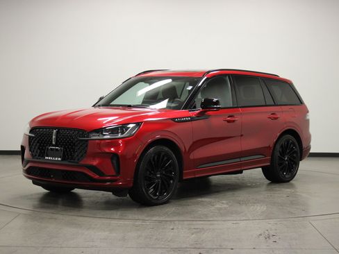 Used 2025 Lincoln Aviator Reserve w/ Luxury Package image 4