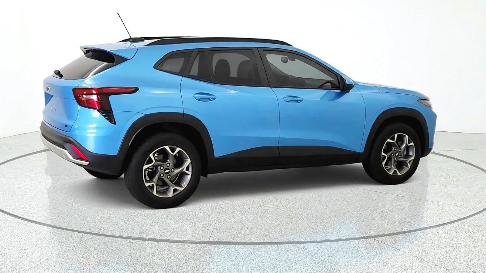 Used 2025 Chevrolet Trax LT w/ Driver Confidence Package FWD image 9