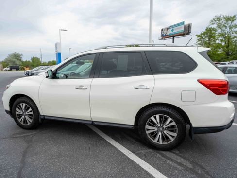 Used 2017 Nissan Pathfinder SL w/ SL Premium Package AWD/4WD image 4