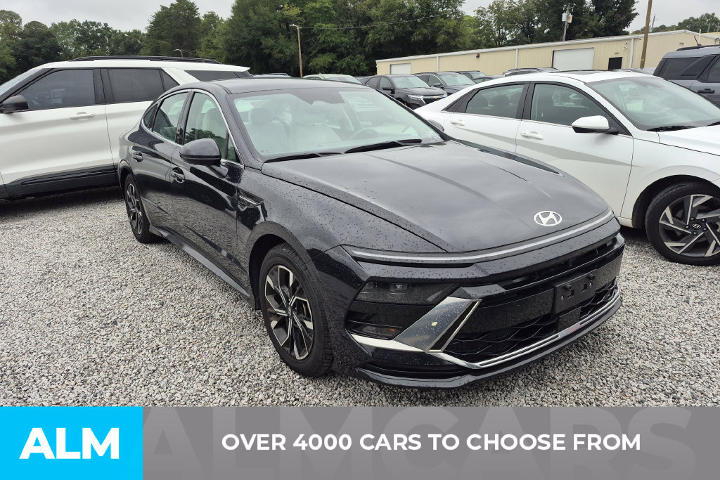 Used 2025 Hyundai Sonata SEL FWD image 2