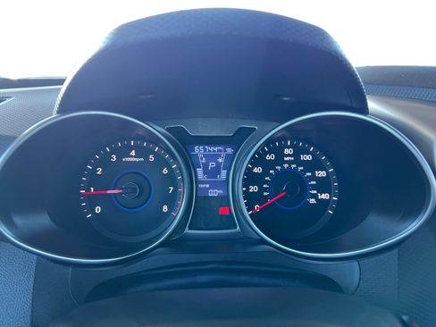 Used 2017 Hyundai Veloster Value Edition image 15