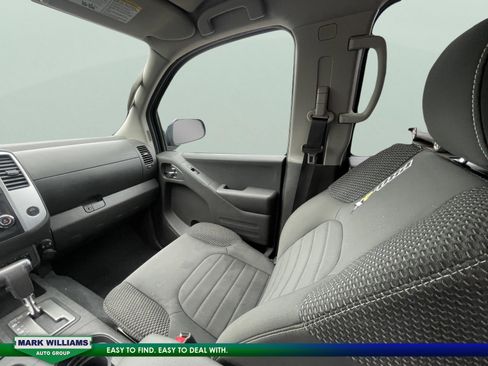 Used 2019 Nissan Frontier PRO-4X image 30
