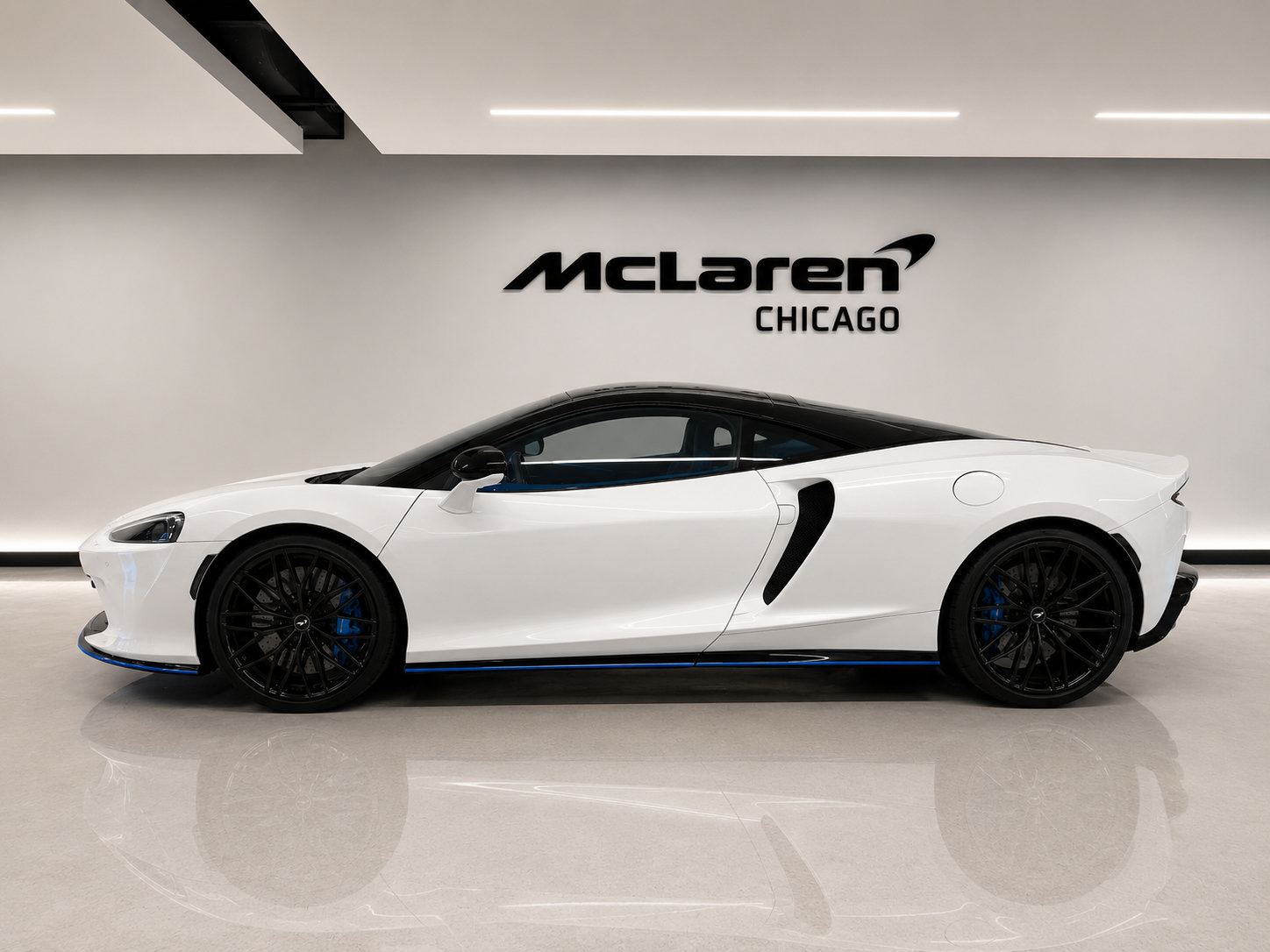 Used 2023 McLaren GT RWD image 12