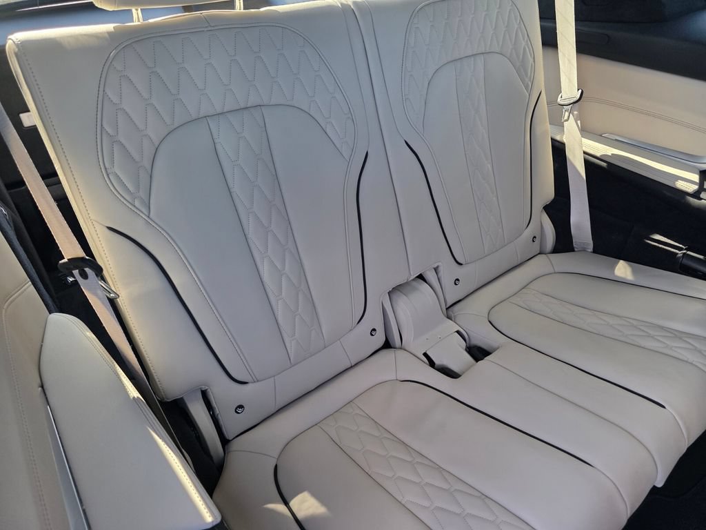 Certified 2025 BMW X7 M60i w/ Climate Comfort Package AWD/4WD image 24