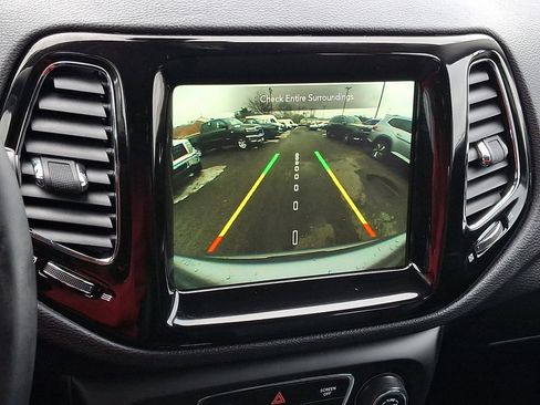 Used 2018 Jeep Compass Limited w/ Navigation Group image 26