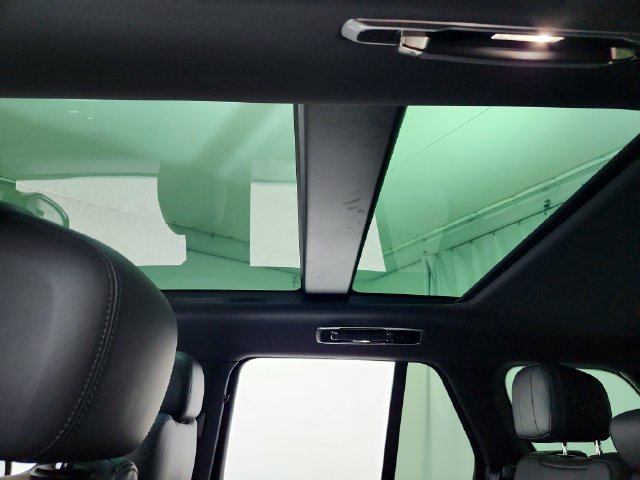 Certified 2023 Land Rover Range Rover SE AWD/4WD image 22