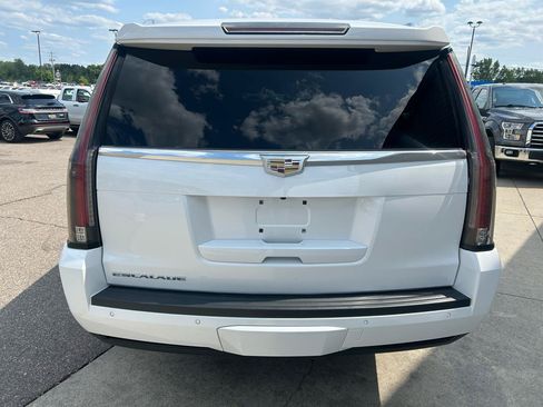 Used 2016 Cadillac Escalade ESV Premium AWD/4WD image 6