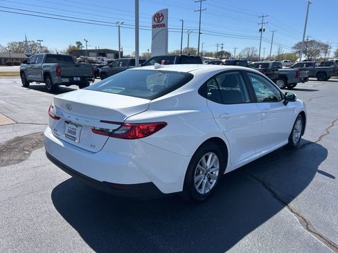 Used 2025 Toyota Camry LE image 18