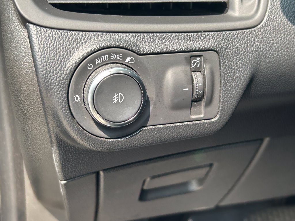 Used 2019 Buick Envision Essence FWD image 26