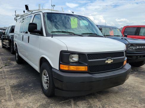 Used 2017 Chevrolet Express 2500 RWD image 6