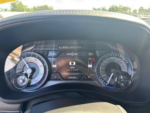 Used 2022 RAM 3500 Limited AWD/4WD image 19