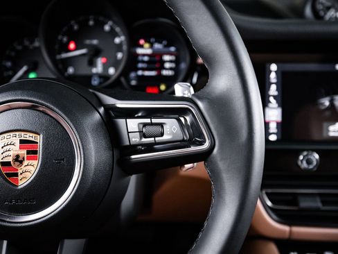 Certified 2026 Porsche Macan AWD/4WD image 16