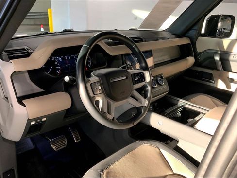 Used 2023 Land Rover Defender 110 X-Dynamic SE image 17