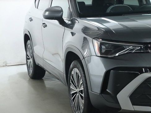 Used 2025 Volkswagen Taos SE image 8