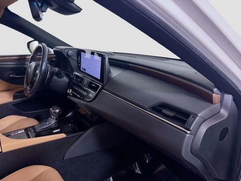 Used 2024 Lexus ES 300h Ultra Luxury image 30