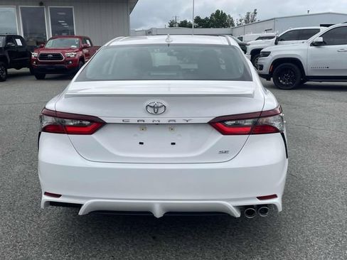 Used 2024 Toyota Camry SE FWD image 5