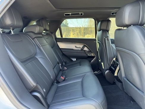 Used 2025 Land Rover Range Rover Sport SE image 17