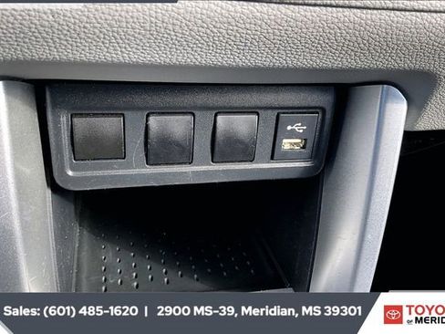 Used 2022 Toyota Corolla Cross L image 22