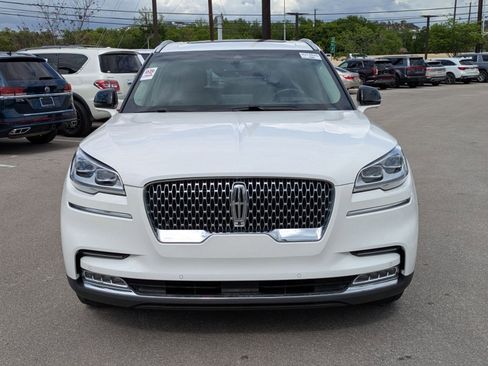 Used 2023 Lincoln Aviator Reserve w/ Equipment Group 201A RWD image 8