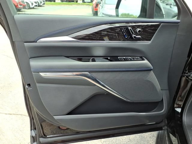 New 2026 Cadillac Escalade IQ Sport 1 w/ LPO, ONYX Package AWD/4WD image 25