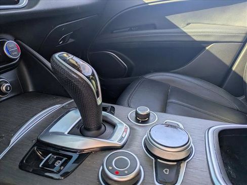 Used 2021 Alfa Romeo Stelvio Ti w/ Nero Edizione image 11